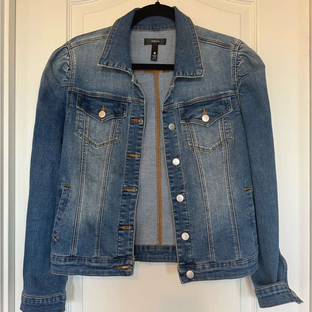 Aqua from Bloomingdale’s Size Small Denim Puff Sleeve Jacket
